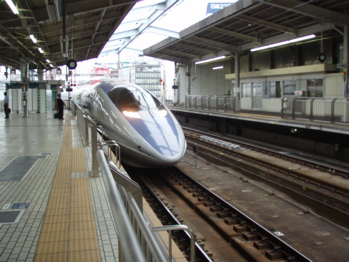 新大阪駅から新幹線に乗ります