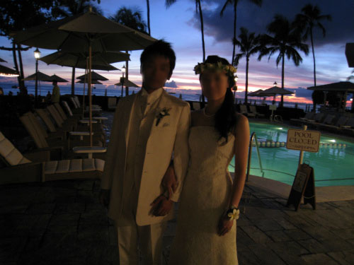 ハワイのサンセットでガーデンパーティ