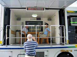 阪神淡路大震災記念「人と防災未来センター」で地震体験車