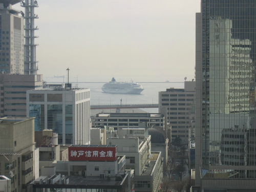 豪華客船「飛鳥Ⅱ」が神戸港に入港