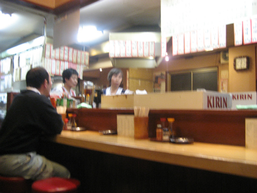 「高田屋京店」は、おでんで有名です
