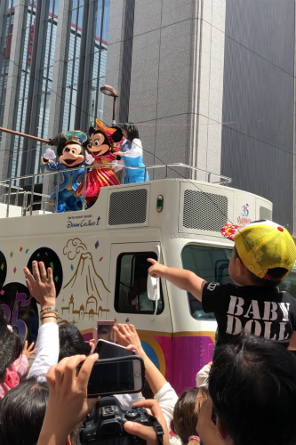 神戸まつり18では ディズニーリゾート35周年のスペシャルパレードがありました 松葉博雄の社長研究室