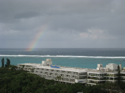 ホテルから見た虹