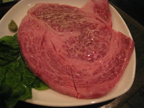 本格炭火焼き肉「琉球の牛」