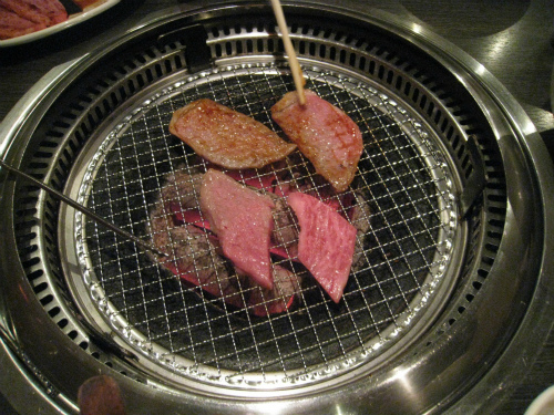 本格炭火焼き肉「琉球の牛」