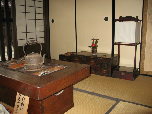 奈良町の伝統的な町家を再現した家です